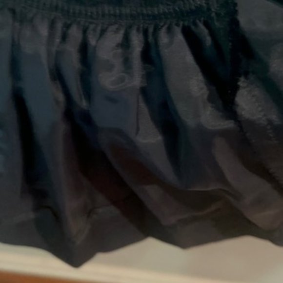 Black formal sleeveless dress with bottom bows Size Medium - Picture 5 of 5